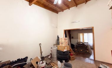 Casa en venta - 4 Dormitorios 2 Baños - Gorina