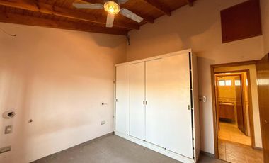 Casa en venta - 4 Dormitorios 2 Baños - Gorina