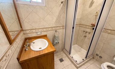 Casa en venta - 4 Dormitorios 2 Baños - Gorina