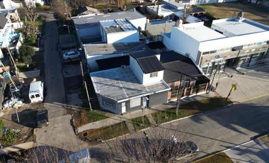 Casa en venta - 4 Dormitorios 2 Baños - Gorina