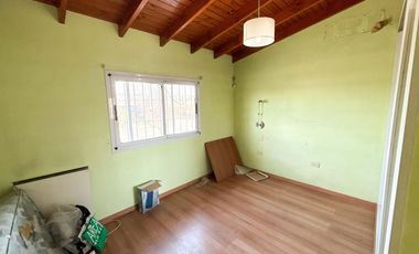 Casa en venta - 4 Dormitorios 2 Baños - Gorina