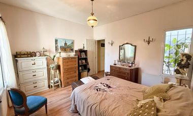 Casa en venta - 2 Dormitorios 1 Baño - City Bell