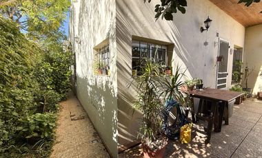 Casa en venta - 2 Dormitorios 1 Baño - City Bell