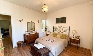 Casa en venta - 2 Dormitorios 1 Baño - City Bell