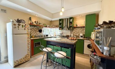 Casa en venta - 2 Dormitorios 1 Baño - City Bell