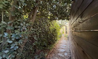 Casa en venta - 2 Dormitorios 1 Baño - City Bell