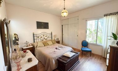 Casa en venta - 2 Dormitorios 1 Baño - City Bell