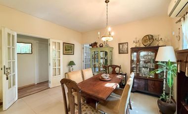 Casa en venta - 2 Dormitorios 1 Baño - City Bell