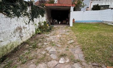 PH con gran jardín, pileta. Olivos