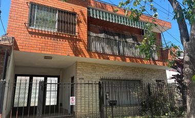 PH con gran jardín, pileta. Olivos