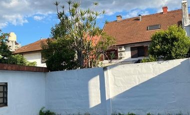 PH con gran jardín, pileta. Olivos