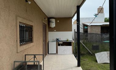 Casa en venta - 2 Dormitorios 1 Baño - Cañuelas