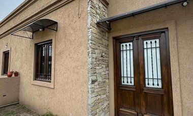 Casa en venta - 2 Dormitorios 1 Baño - Cañuelas