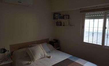 Casa en venta - 4 Dormitorios 2 Baños - Cochera - 359Mts2 - Villa Elvira