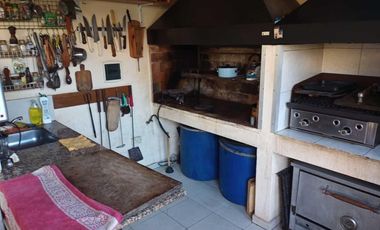 Casa en venta - 4 Dormitorios 2 Baños - Cochera - 359Mts2 - Villa Elvira