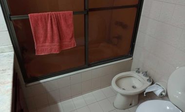 Casa en venta - 4 Dormitorios 2 Baños - Cochera - 359Mts2 - Villa Elvira