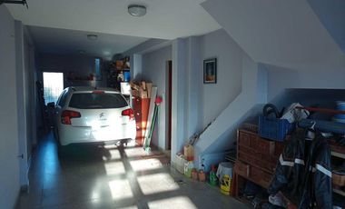 Casa en venta - 4 Dormitorios 2 Baños - Cochera - 359Mts2 - Villa Elvira