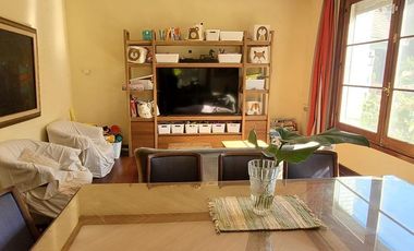 Casa en alquiler de 8 ambientes en La Lucila