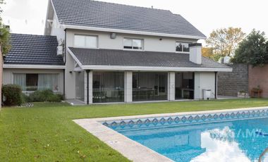 Casa en venta de 7 ambientes - Monte Grande