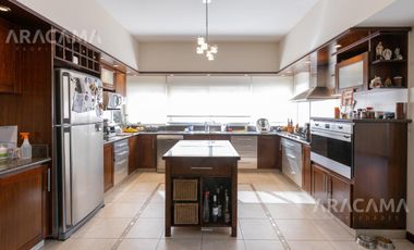 Casa en venta de 7 ambientes - Monte Grande