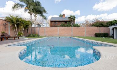 Casa en venta de 7 ambientes - Monte Grande