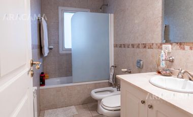 Casa en venta de 7 ambientes - Monte Grande