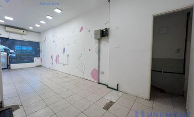 Perón al 4200 Local comercial en alquiler cercania Hospital Italiano Almagro