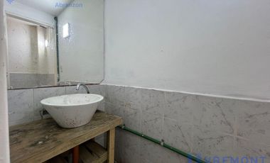 Perón al 4200 Local comercial en alquiler cercania Hospital Italiano Almagro