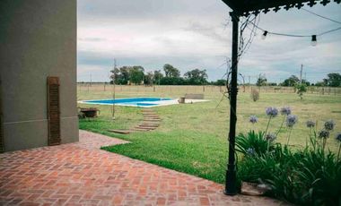 Quinta en venta - 2 Dormitorios 3 Baños - Alsina