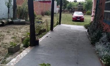Casa en venta - 2 Dormitorios 1 Baño - Las Toninas