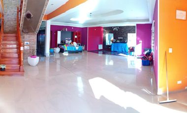 Casa en venta - 4 Dormitorios 4 Baños - 2.570Mts2 - La Reja