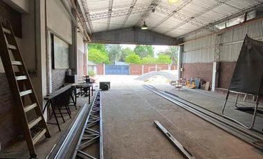 Casa en venta - 4 Dormitorios 4 Baños - 2.570Mts2 - La Reja