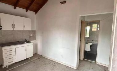 Casa en venta - 4 Dormitorios 4 Baños - 2.570Mts2 - La Reja
