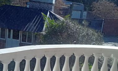 Casa en venta - 4 Dormitorios 4 Baños - 2.570Mts2 - La Reja