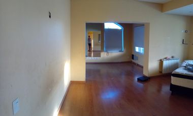 Casa en venta - 4 Dormitorios 4 Baños - 2.570Mts2 - La Reja