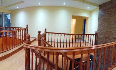 Casa en venta - 4 Dormitorios 4 Baños - 2.570Mts2 - La Reja