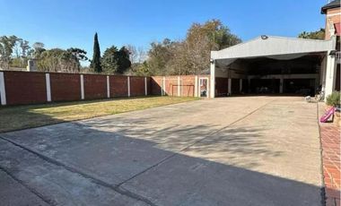 Casa en venta - 4 Dormitorios 4 Baños - 2.570Mts2 - La Reja