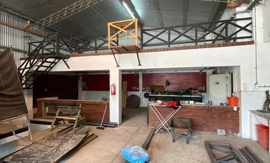 Casa en venta - 4 Dormitorios 4 Baños - 2.570Mts2 - La Reja