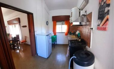 Casa en venta - 4 Dormitorios 2 Baños - 353Mts2 - Mar del Tuyú