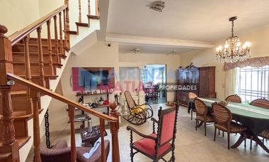 CASA 6 AMBIENTES, C/ COCHERA, DEPENDENCIA, TERRAZA Y PLAYROOM - AGRONOMIA