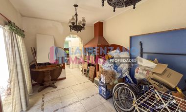 CASA 6 AMBIENTES, C/ COCHERA, DEPENDENCIA, TERRAZA Y PLAYROOM - AGRONOMIA