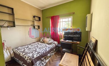 CASA 6 AMBIENTES, C/ COCHERA, DEPENDENCIA, TERRAZA Y PLAYROOM - AGRONOMIA