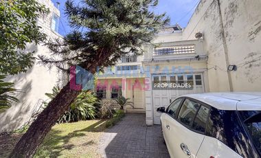 CASA 6 AMBIENTES, C/ COCHERA, DEPENDENCIA, TERRAZA Y PLAYROOM - AGRONOMIA