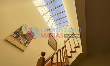 CASA 6 AMBIENTES, C/ COCHERA, DEPENDENCIA, TERRAZA Y PLAYROOM - AGRONOMIA