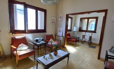 Casa en venta - 2 Dormitorios 1 Baño - Cochera - 450Mts2 - Mar del Plata