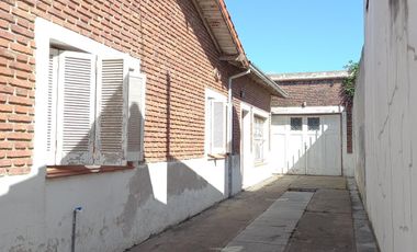 Casa en venta - 2 Dormitorios 1 Baño - Cochera - 450Mts2 - Mar del Plata