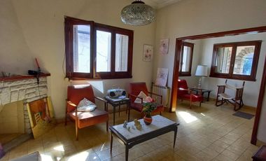 Casa en venta - 2 Dormitorios 1 Baño - Cochera - 450Mts2 - Mar del Plata