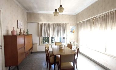 Casa en venta - 2 Dormitorios 1 Baño - Cochera - 450Mts2 - Mar del Plata