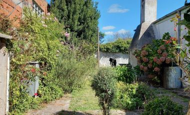 Casa en venta - 2 Dormitorios 1 Baño - Cochera - 450Mts2 - Mar del Plata