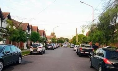 Dúplex en venta - 3 Dormitorios 2 Baños - Burzaco